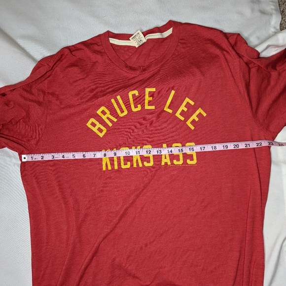 2for$30 Bruce Lee Kicks Ass Red Tee with Yellow Letters Size XXL - Picture 3 of 10